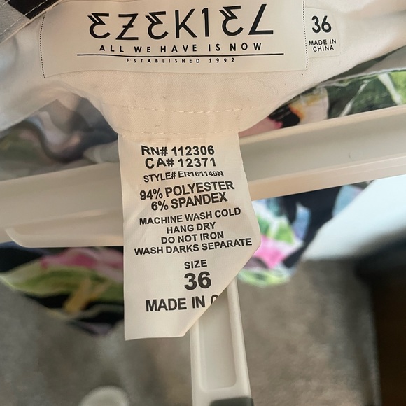 Men’s Ezekiel floral print swim shorts size 36 - Picture 3 of 4